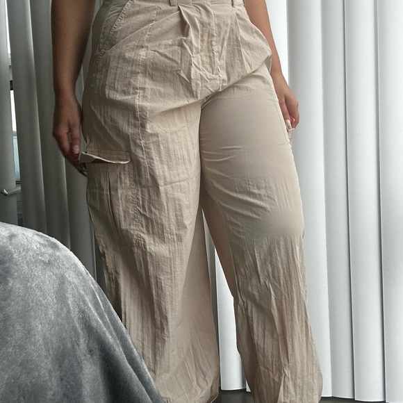Beige cargo type pants - Picture 2 of 6